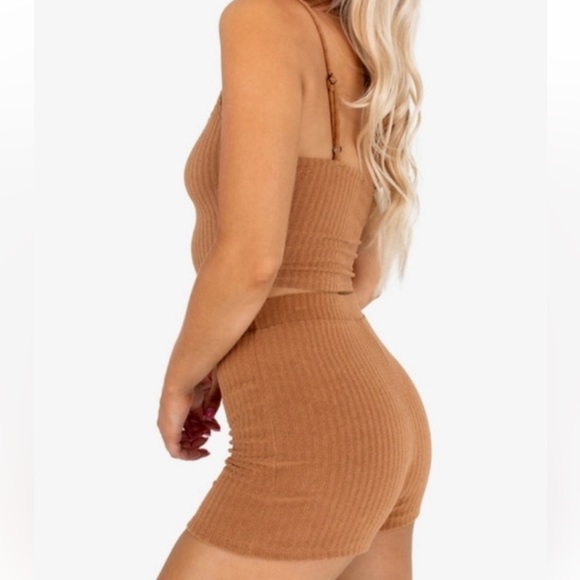 Kittenish Set Angelica Terry Cloth Shorts and Top - Picture 15 of 15